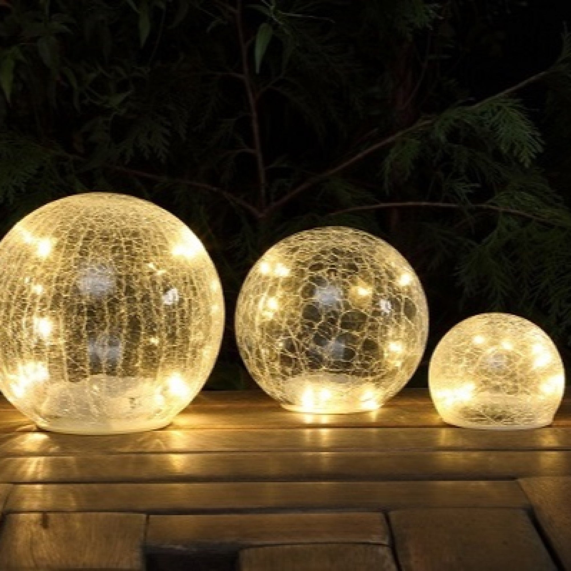 Set of 3 Pre Lit Glass Crackle Ball ~ Warm White & Ice White Switchable LEDs New ???? Noma Set Of 3 Pre Lit Glass Crackle Ball ~ Warm White & Ice White Switchable LEDs ???? -Konstsmide Shop 3721017NG 900717