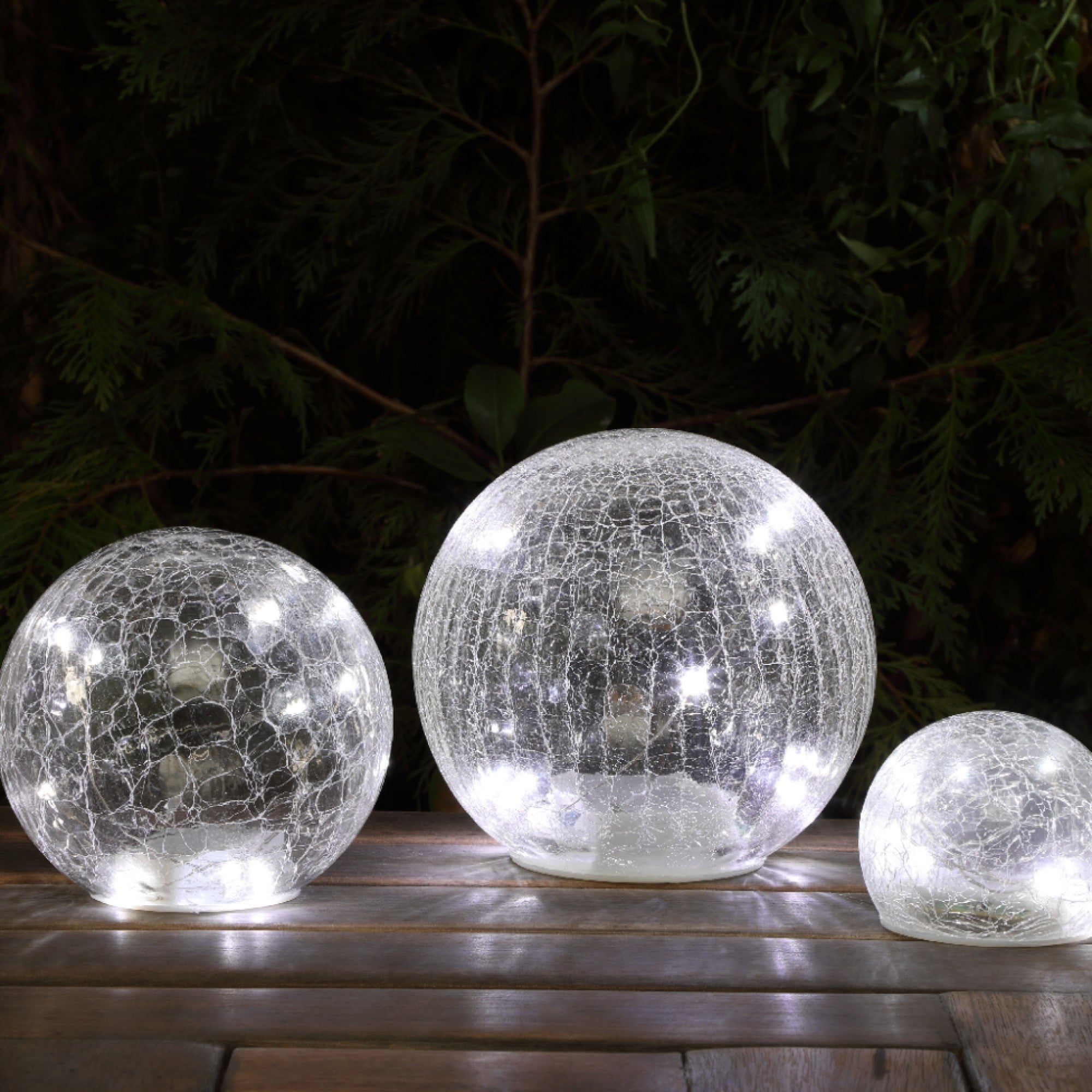 Set of 3 Pre Lit Glass Crackle Ball ~ Warm White & Ice White Switchable LEDs New ???? Noma Set Of 3 Pre Lit Glass Crackle Ball ~ Warm White & Ice White Switchable LEDs ???? -Konstsmide Shop 3721017 1 900717