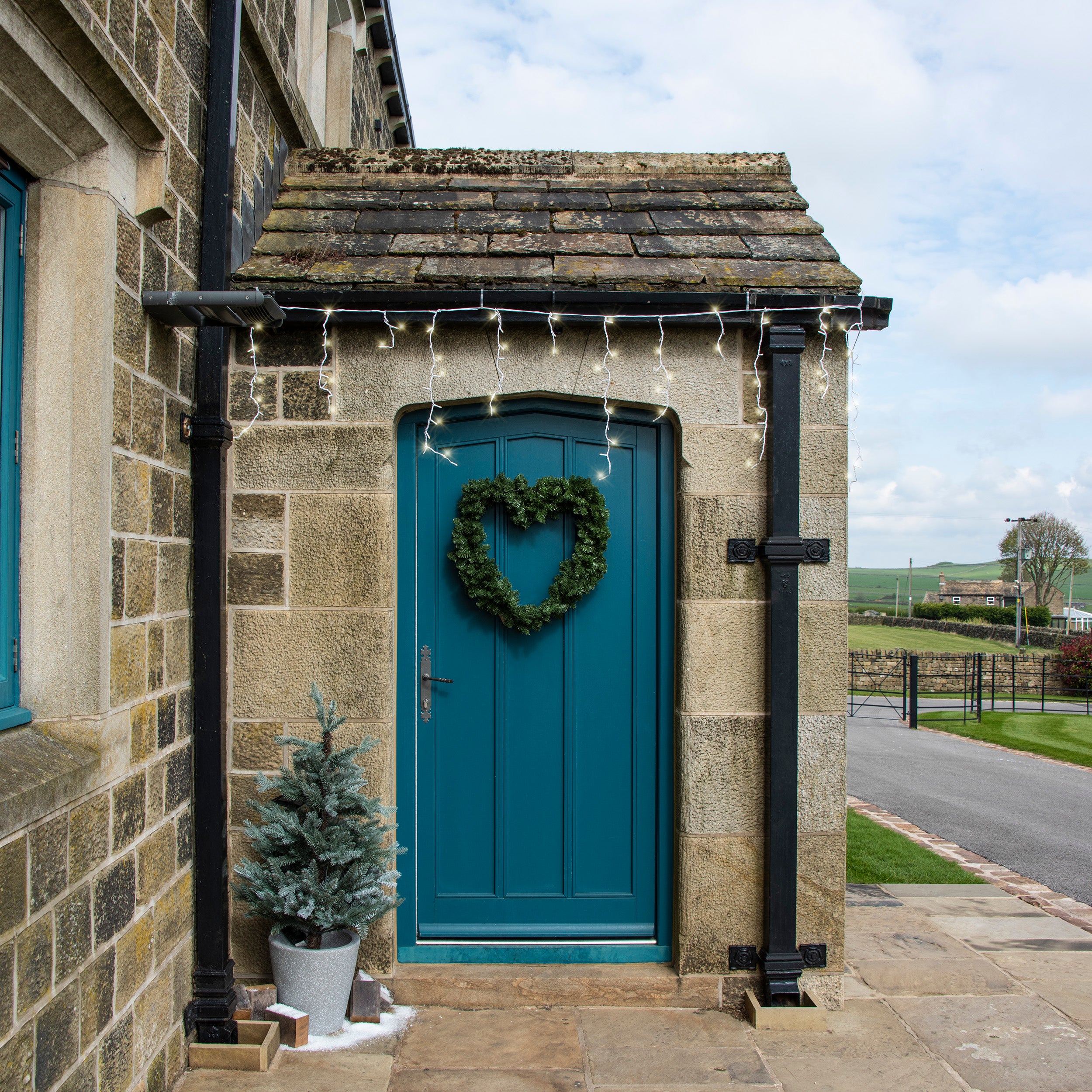 Fir Heart Garland Christmas Wreath Budget ???? Everlands Fir Heart Garland ???? Christmas Wreath ???? -Konstsmide Shop 789164WreathInsitu 1