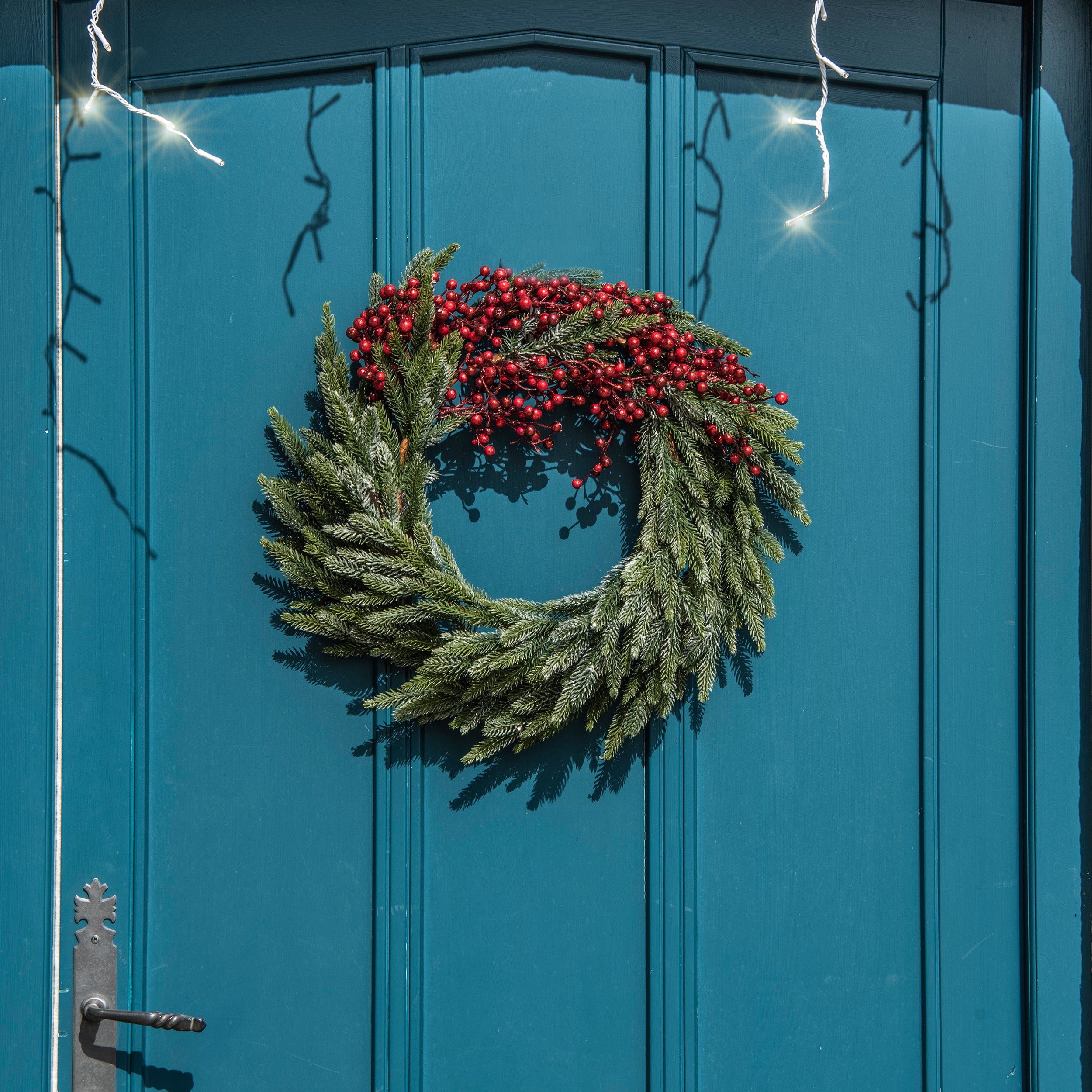 60cm Luxury Wreath with Frosted Berry Decorations Best Sale ✔️ Kaemingk 60cm Luxury Wreath With Frosted Berry Decorations ???? -Konstsmide Shop 900494Wreathinsitu 2