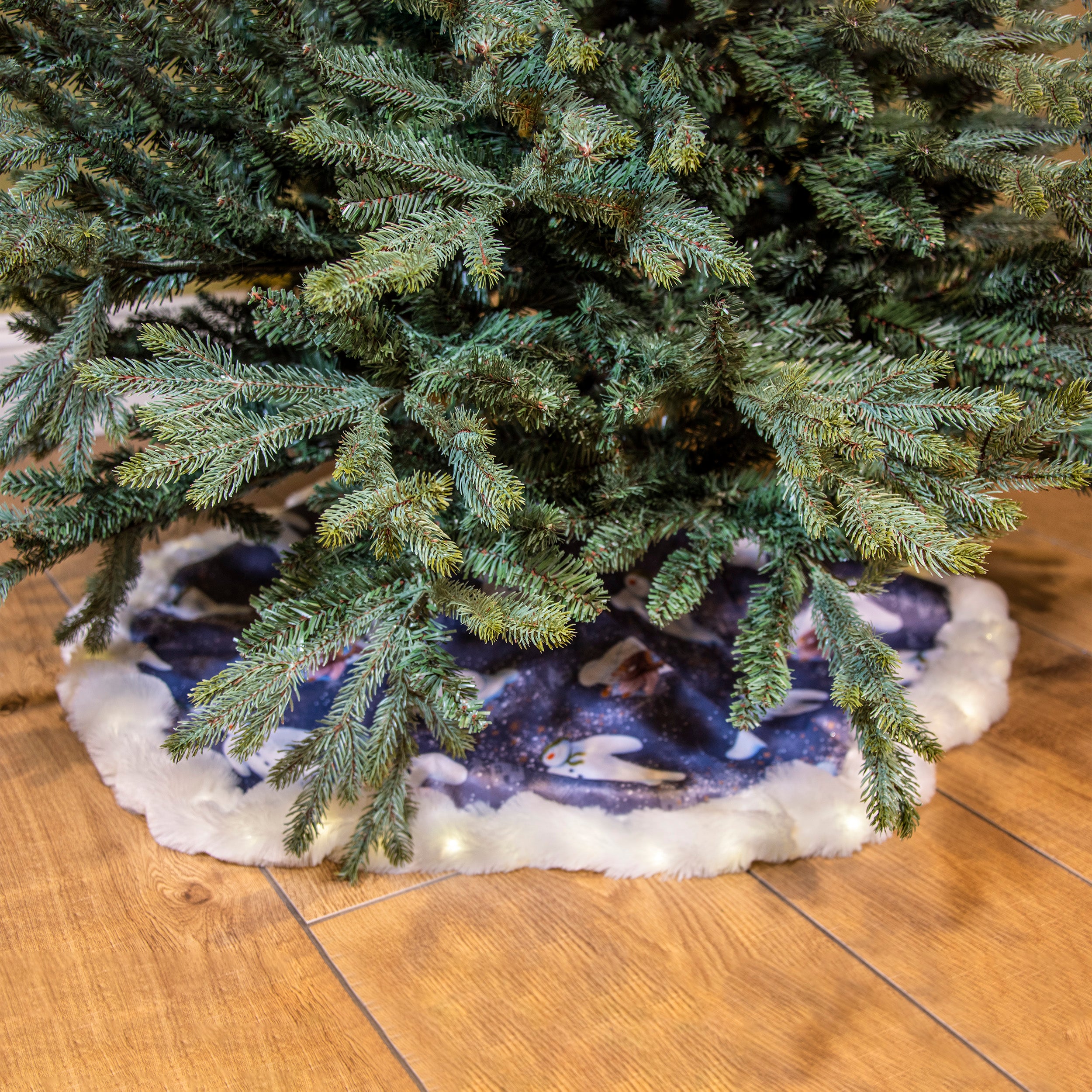 The Snowman & James LED Lit Christmas Tree Skirt Best Pirce ???? Snowtime The Snowman & James LED Lit ❄ Christmas Tree ???? Skirt ❤️ -Konstsmide Shop LitTheSnowmanSkirt2