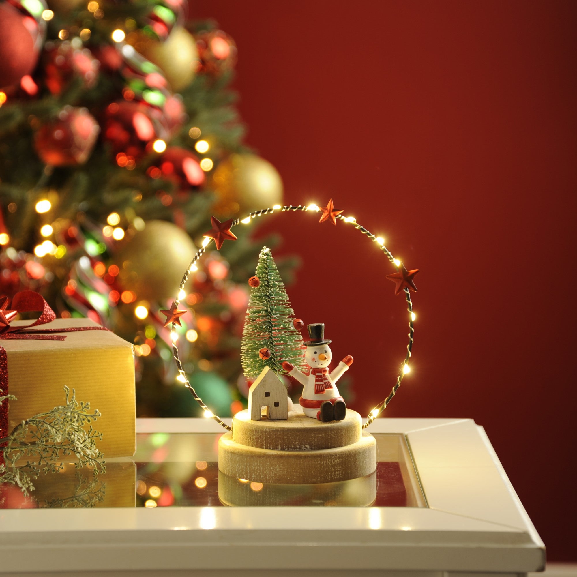 Wire Ring Tabletop Display with Snowman & LED Lights Best deal ⭐ Festive Wire Ring Tabletop Display With Snowman & LED Lights ???? -Konstsmide Shop P040648 900006