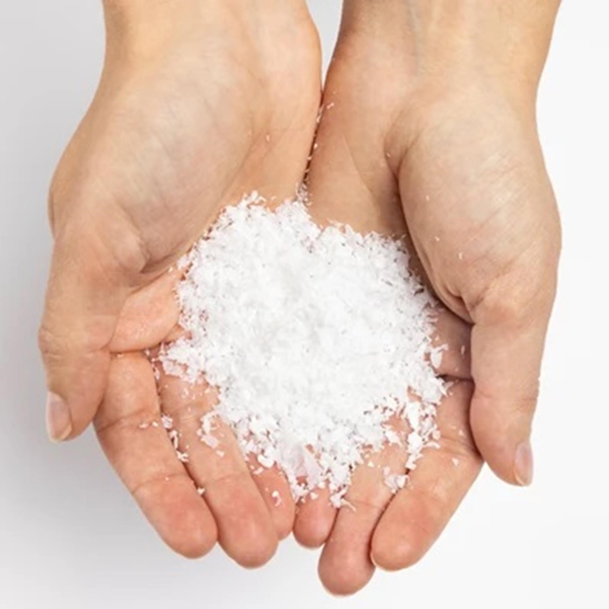 200g Pouch of Artifical Snowflakes Coupon ???? UK ???? Christmas World 200g Pouch Of Artifical Snowflakes ???? -Konstsmide Shop snow2